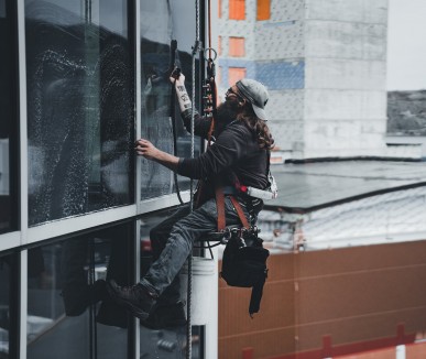 Need commercial window cleaning in Melbourne? Discover top-rated services for a brighter, cleaner workplace. Contact us for a free estimate.